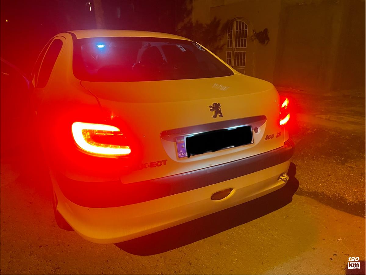 فروش پژو 206 SD V8 ۱۳۹۵ سفید اتاق تعویض کرمان (۱۴ بهمن ۱۴۰۳)