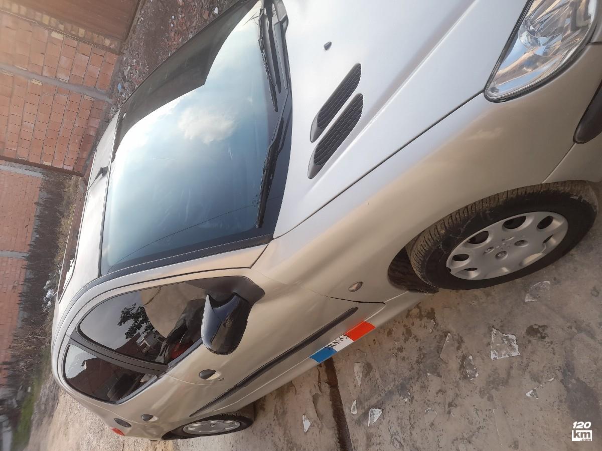 فروش پژو 206 تیپ 2 ۱۳۸۲ (کم کارکرد) نقره ای دور رنگ ساری راهبند (۳ اردیبهشت ۱۴۰۴)