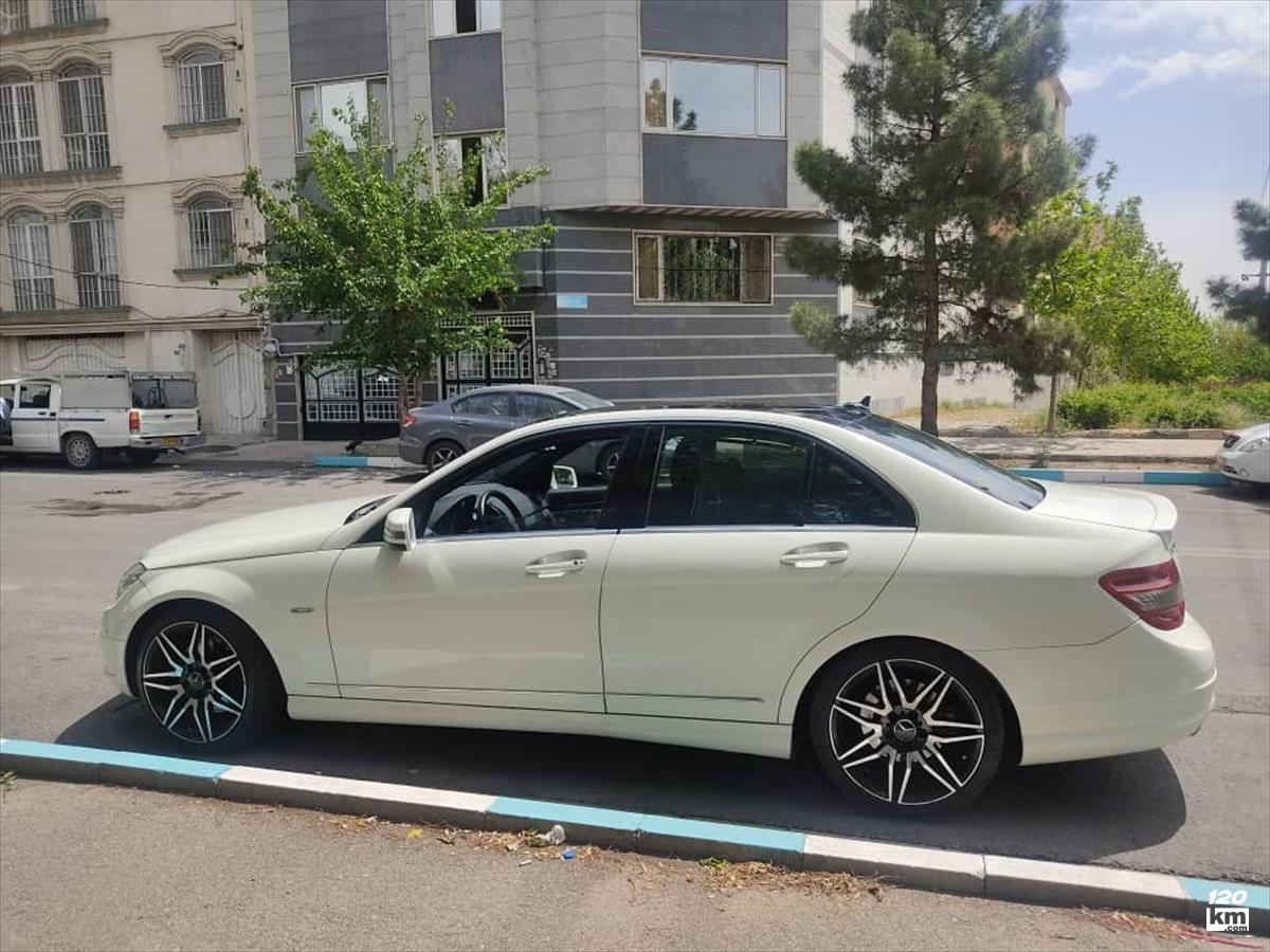 فروش بنز کلاس C C300 ۲۰۱۱ سفید صدفی بدون رنگ تهران سعادت آباد (۱۴ اردیبهشت ۱۴۰۴)