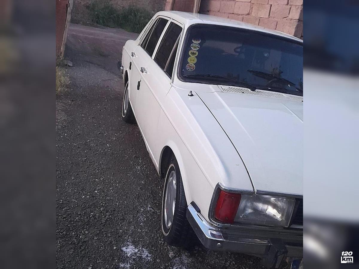 فروش پیکان صندوقدار ۱۳۷۷ دوگانه سوز (کم کارکرد) سفید دور رنگ سنندج (۱۹ اردیبهشت ۱۴۰۴)