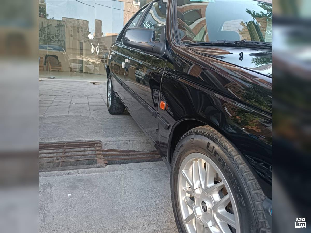 فروش پژو 405 GLX ۱۳۸۸ مشکی بدون رنگ کردستان سقز (۲۷ اردیبهشت ۱۴۰۴)