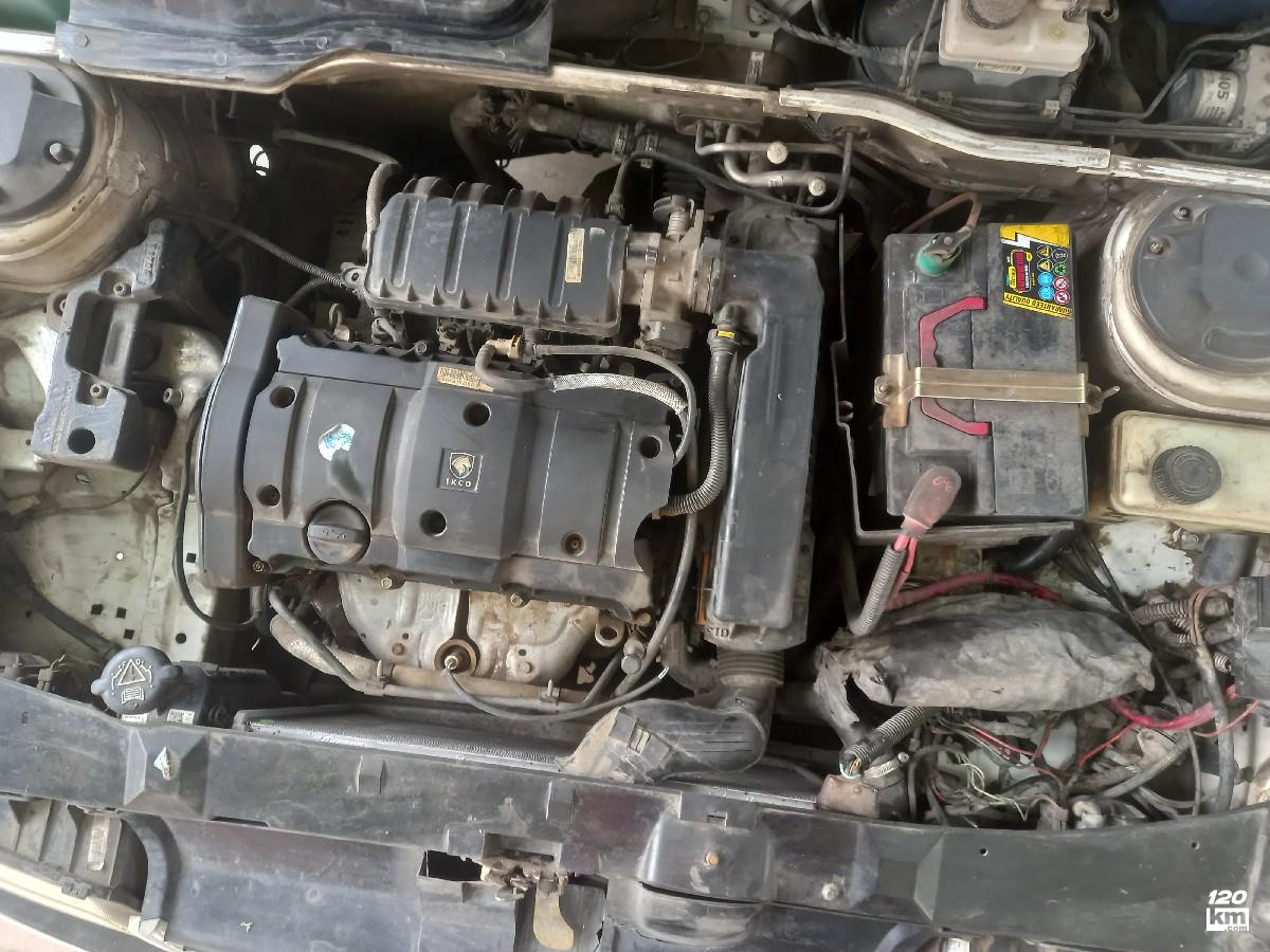 فروش پژو 405 SLX ۱۳۹۶ سفید گلگیر تعویض کرج مهرشهر (۲۷ اردیبهشت ۱۴۰۴)