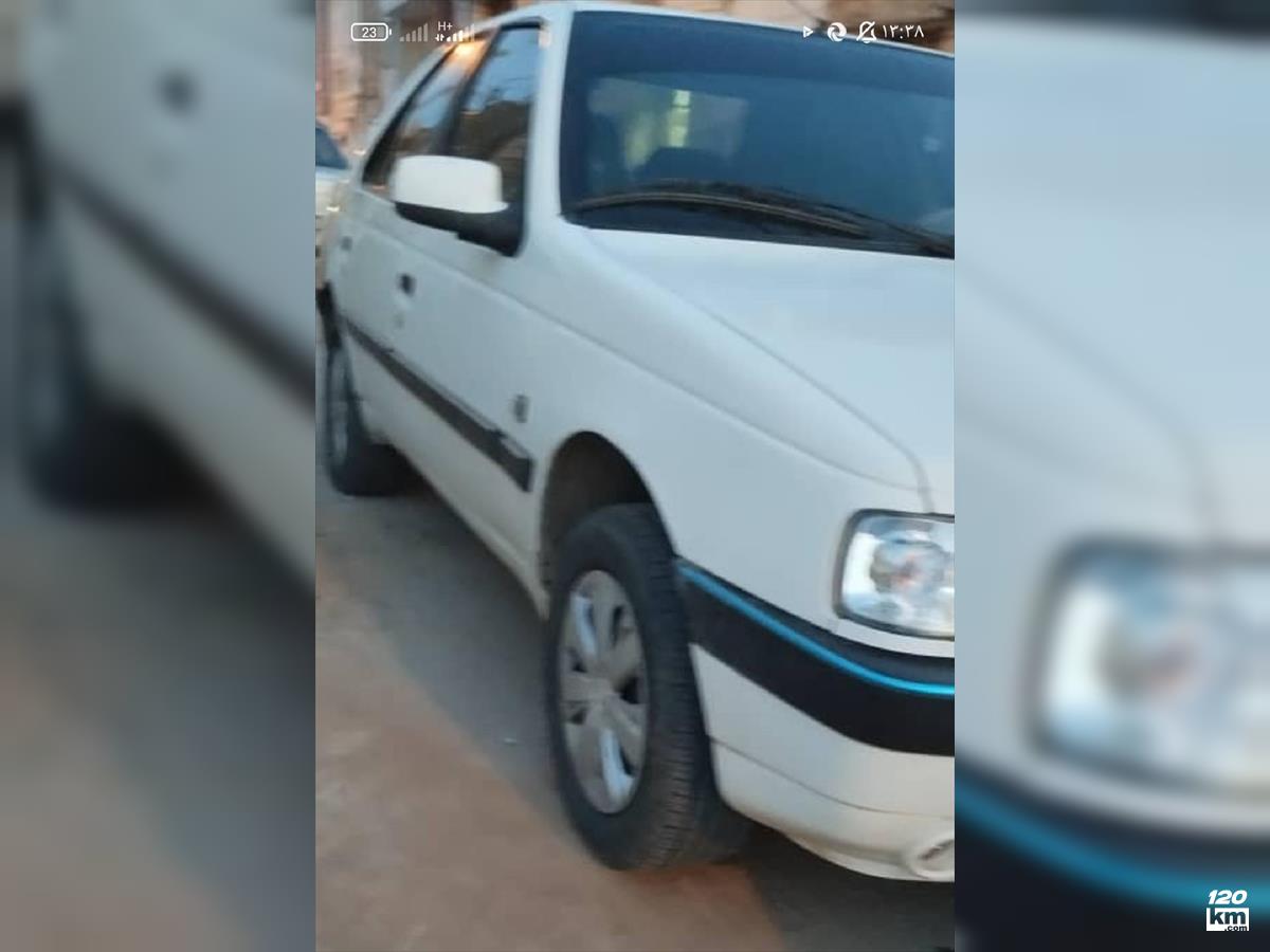 فروش پژو 405 SLX ۱۳۹۶ (کم کارکرد) سفید بدون رنگ یزد کسنویه (۲ خرداد ۱۴۰۴)