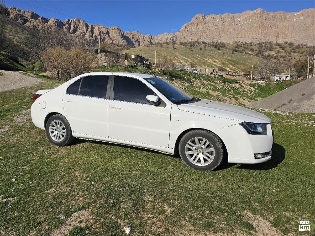 فروش دنا ۱۳۹۷ سفید بدون رنگ تهران دیلمان جنوبی (۱۰ خرداد ۱۴۰۴)