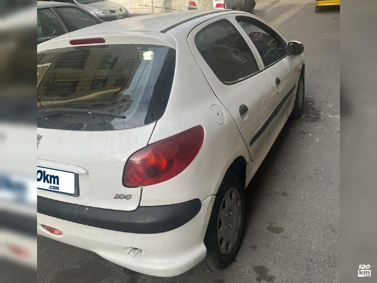 فروش پژو 206 تیپ 3 ۱۳۹۰ سفید کامل رنگ تهران میدان انقلاب (۱۱ خرداد ۱۴۰۴)