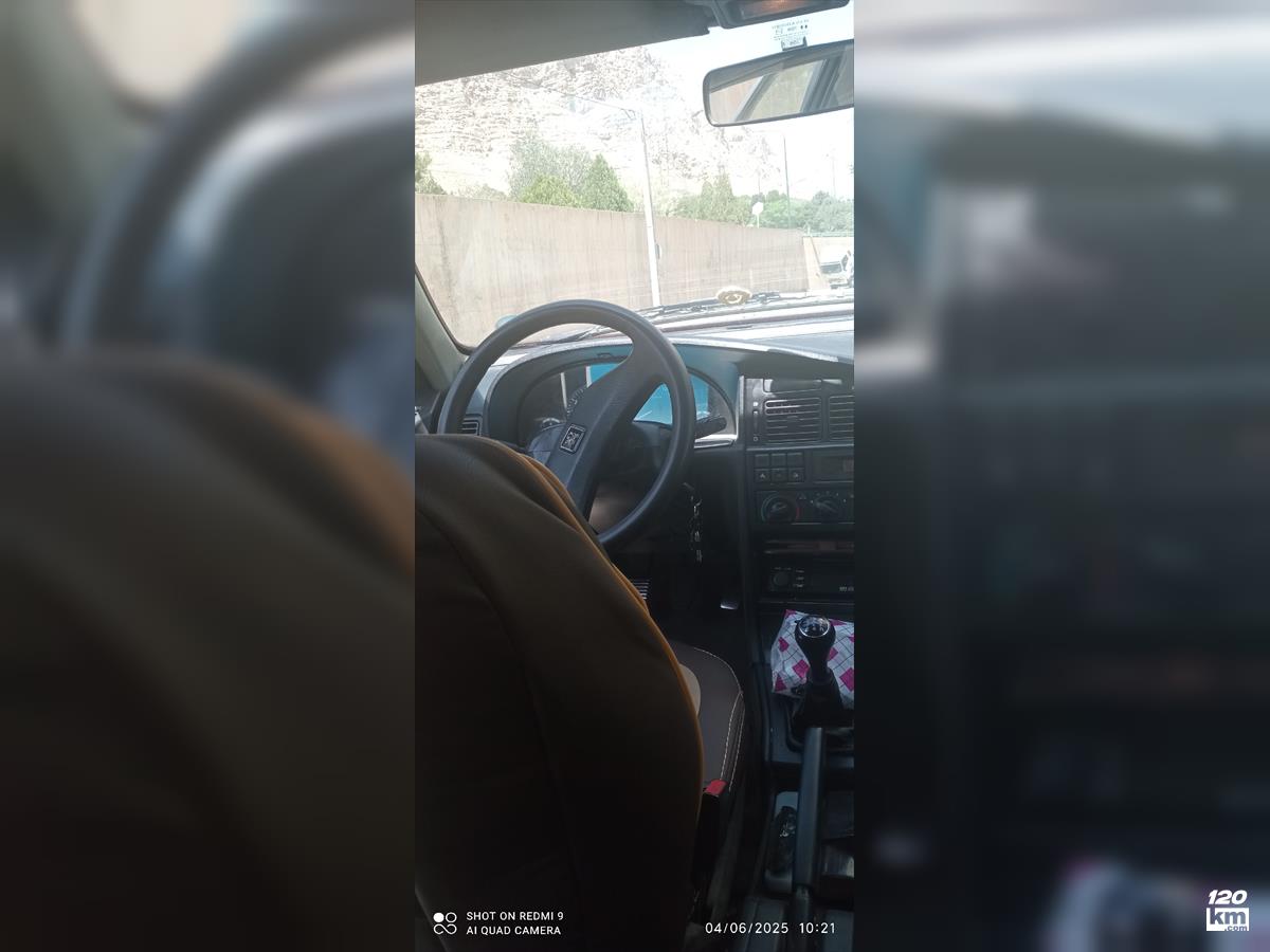 فروش پژو 405 GLX ۱۳۸۶ دوگانه سوز نقره ای چند لکه رنگ اصفهان سه راه سیمین (۱۴ خرداد ۱۴۰۴)