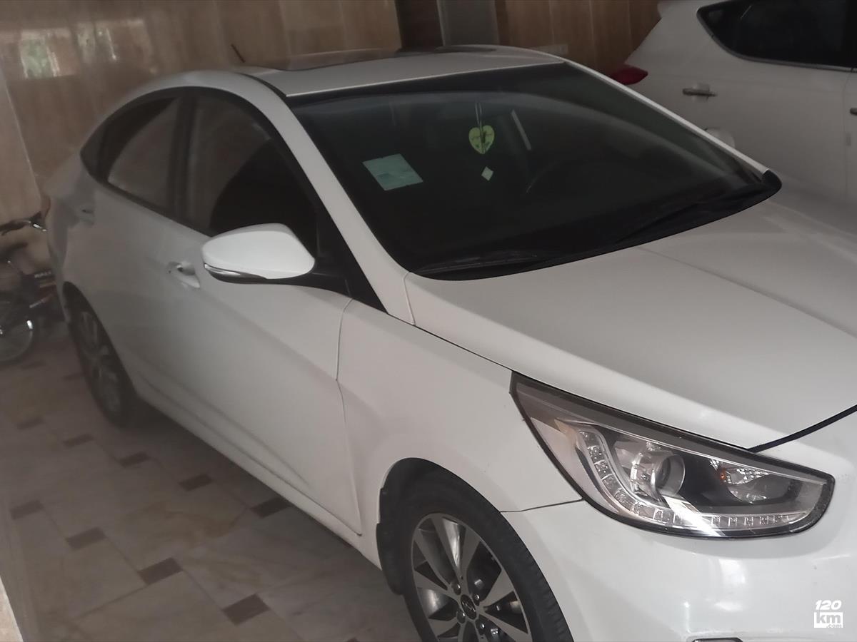 فروش هیوندای اکسنت ۱۳۹۷ سفید صدفی بدون رنگ تهران نیاوران (۱۸ خرداد ۱۴۰۴)