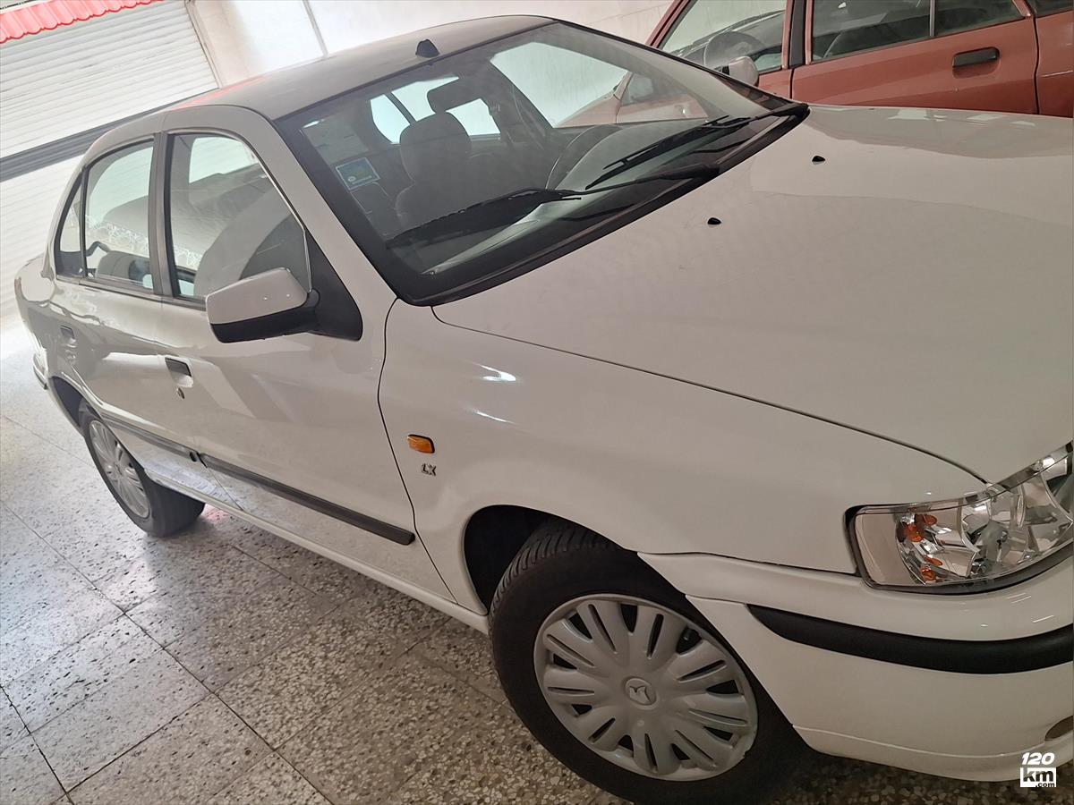فروش سمند LX EF7 ۱۳۹۶ دوگانه سوز سفید بدون رنگ مشهد ۱۷ شهریور (۱۸ تیر ۱۴۰۴)