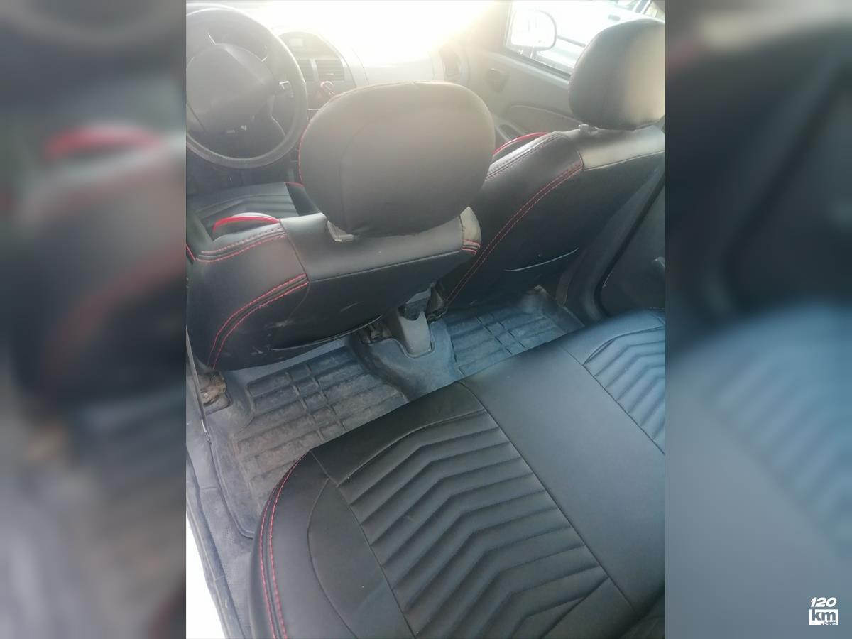 فروش تیبا صندوقدار ۱۳۹۸ سفید بدون رنگ مشهد بلوار توس (۲۰ تیر ۱۴۰۴)