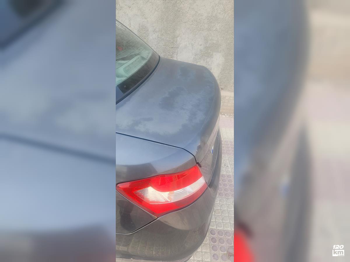 فروش ساینا EX ۱۳۹۶ نوک مدادی چند لکه رنگ فارس لار (۲۱ تیر ۱۴۰۴)
