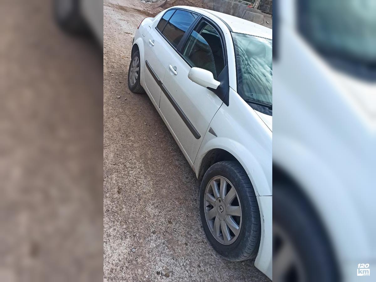 فروش رنو مگان صندوقدار 2000cc ۱۳۹۰ سفید یک لکه رنگ خراسان رضوی قوچان (۲۶ تیر ۱۴۰۴)