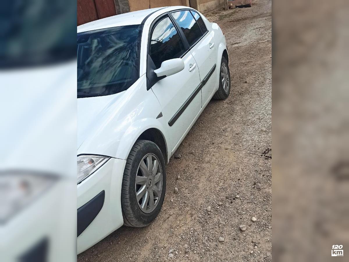 فروش رنو مگان صندوقدار 2000cc ۱۳۹۰ سفید یک لکه رنگ خراسان رضوی قوچان (۲۶ تیر ۱۴۰۴)