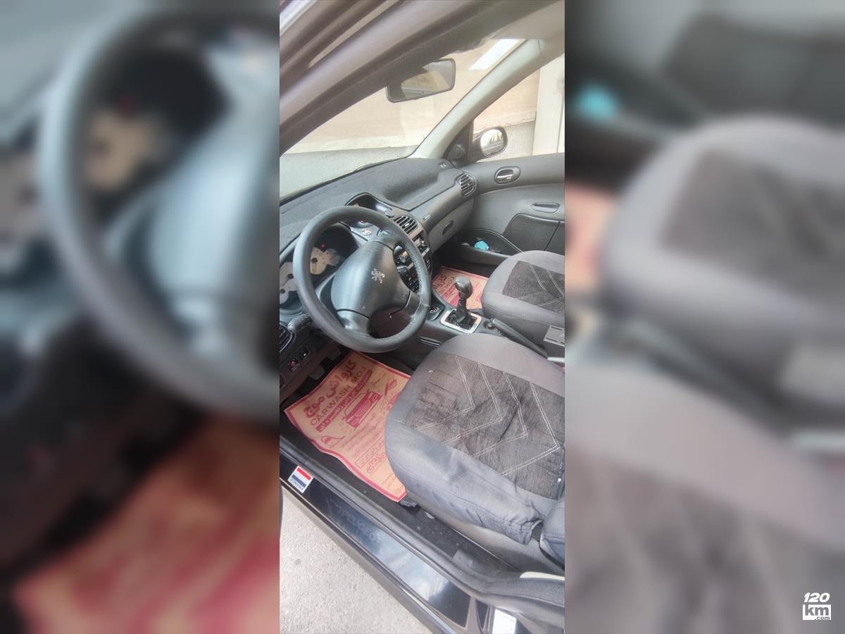 فروش پژو 206 تیپ 5 ۱۳۹۸ مشکی بدون رنگ شیراز باغ حوض (۲۷ تیر ۱۴۰۴)
