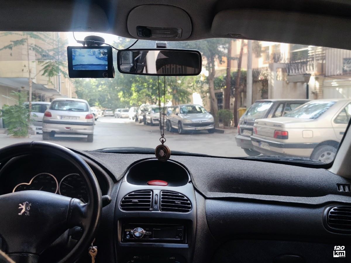 فروش پژو 206 تیپ 2 ۱۳۸۳ نقره ای کامل رنگ اصفهان شفق (۳۰ تیر ۱۴۰۴)