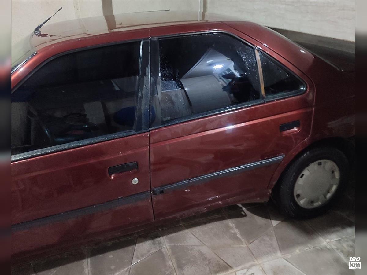 فروش پژو 405 GLX ۱۳۸۳ عنابی دور رنگ کرمانشاه (۳ مرداد ۱۴۰۴)