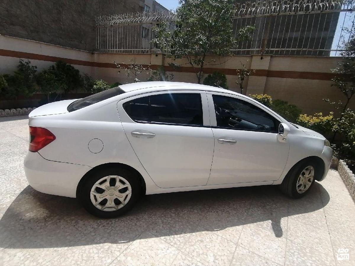فروش برلیانس H230 ۱۳۹۵ سفید دور رنگ تهران شهریار (۳ مرداد ۱۴۰۴)