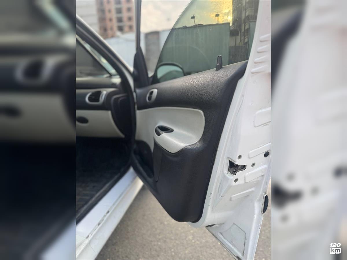 فروش پژو 206 SD V8 ۱۳۹۰ سفید دو لکه رنگ مازندران سورک (۶ مرداد ۱۴۰۴)