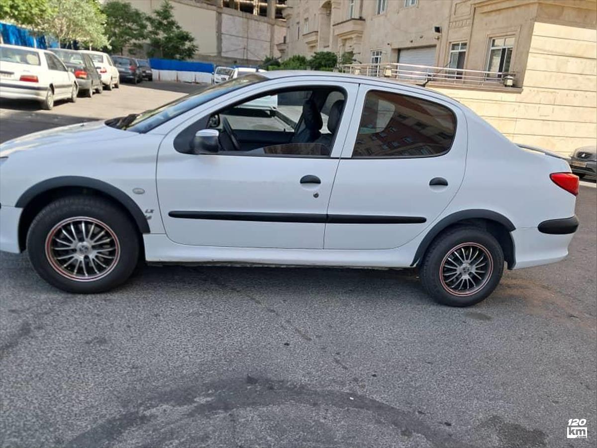 فروش پژو 206 SD V8 ۱۳۹۳ (کم کارکرد) سفید بدون رنگ تهران حکیمیه (۱۱ مرداد ۱۴۰۴)