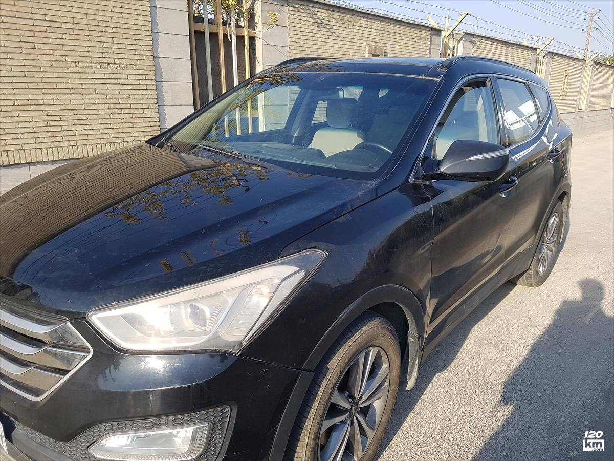 فروش هیوندای سانتافه ix45 ۲۰۱۵ مشکی چند لکه رنگ اراک (۱۴ مرداد ۱۴۰۴)