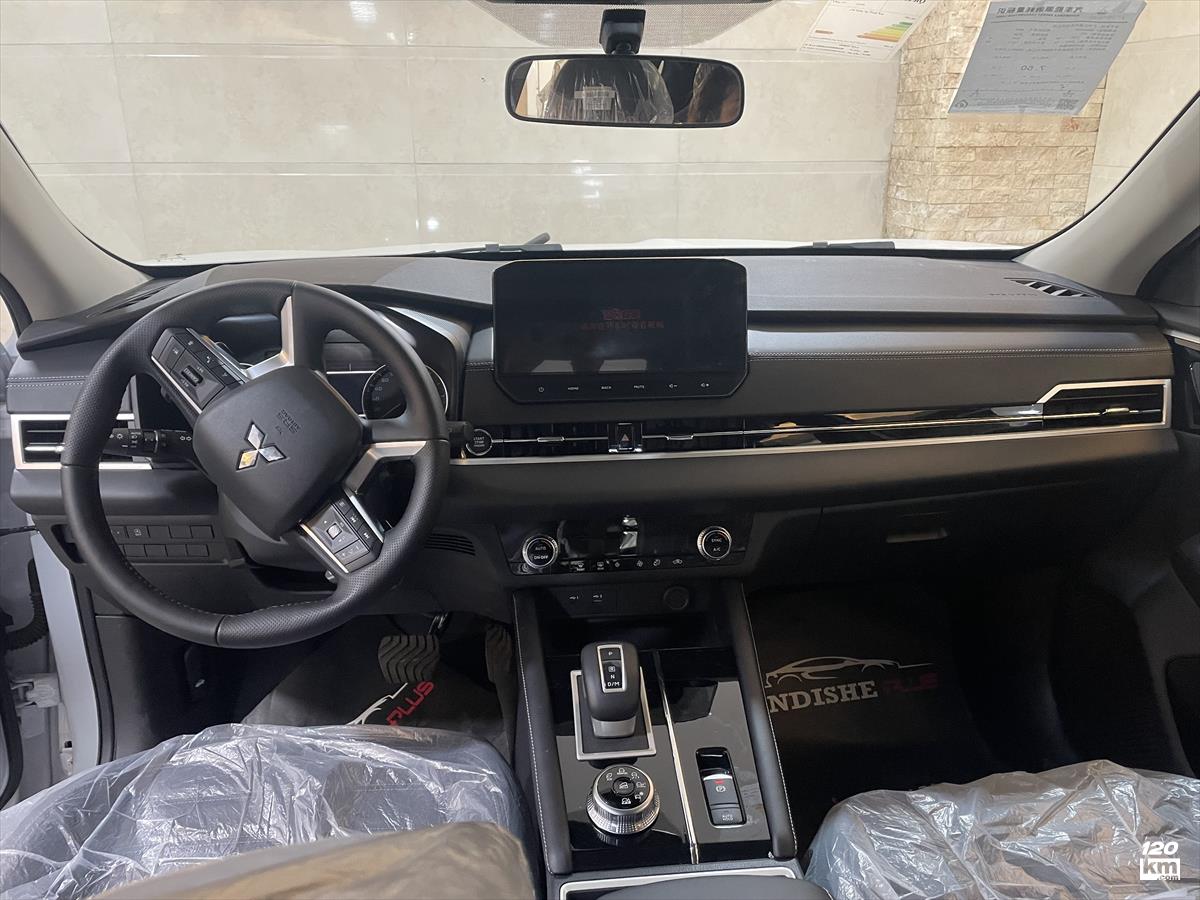 فروش میتسوبیشی آوتلندر ۲۰۲۳ صفر سفید صدفی بدون رنگ سمنان (۱۶ مرداد ۱۴۰۴)