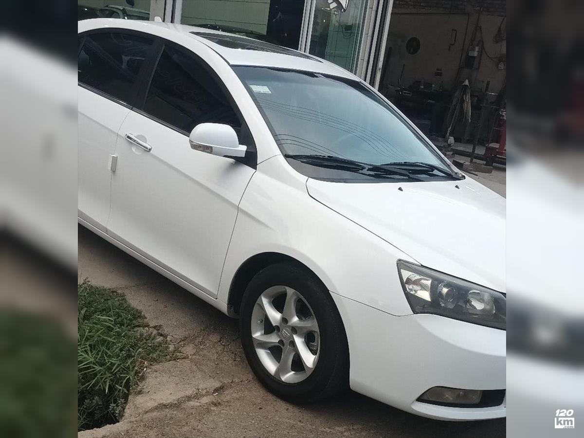 فروش جیلی امگرند 7 ۲۰۱۳ سفید دو لکه رنگ آذربایجان شرقی میانه (۱۹ مرداد ۱۴۰۴)