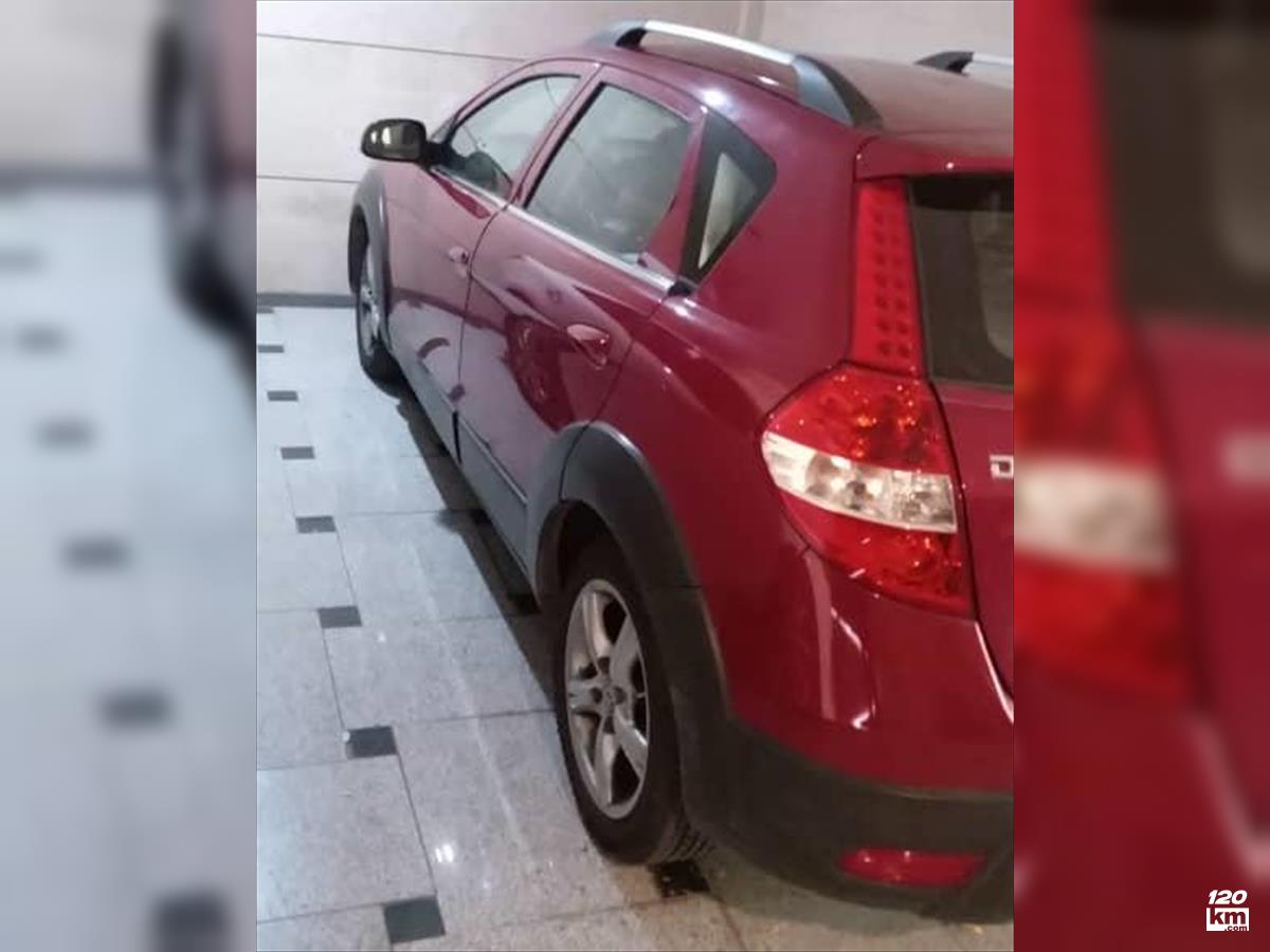 فروش دانگ فنگ H30 Cross ۱۳۹۵ (کم کارکرد) عنابی بدون رنگ تهران بلوار کشاورز (۲۰ مرداد ۱۴۰۴)