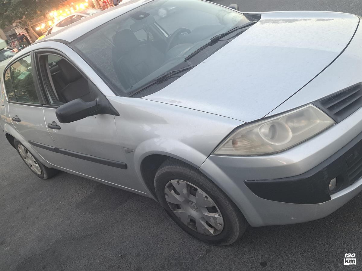 فروش رنو مگان صندوقدار 1600cc ۲۰۰۹ نقره آبی بدون رنگ تبریز آبرسان (۳۰ مرداد ۱۴۰۴)