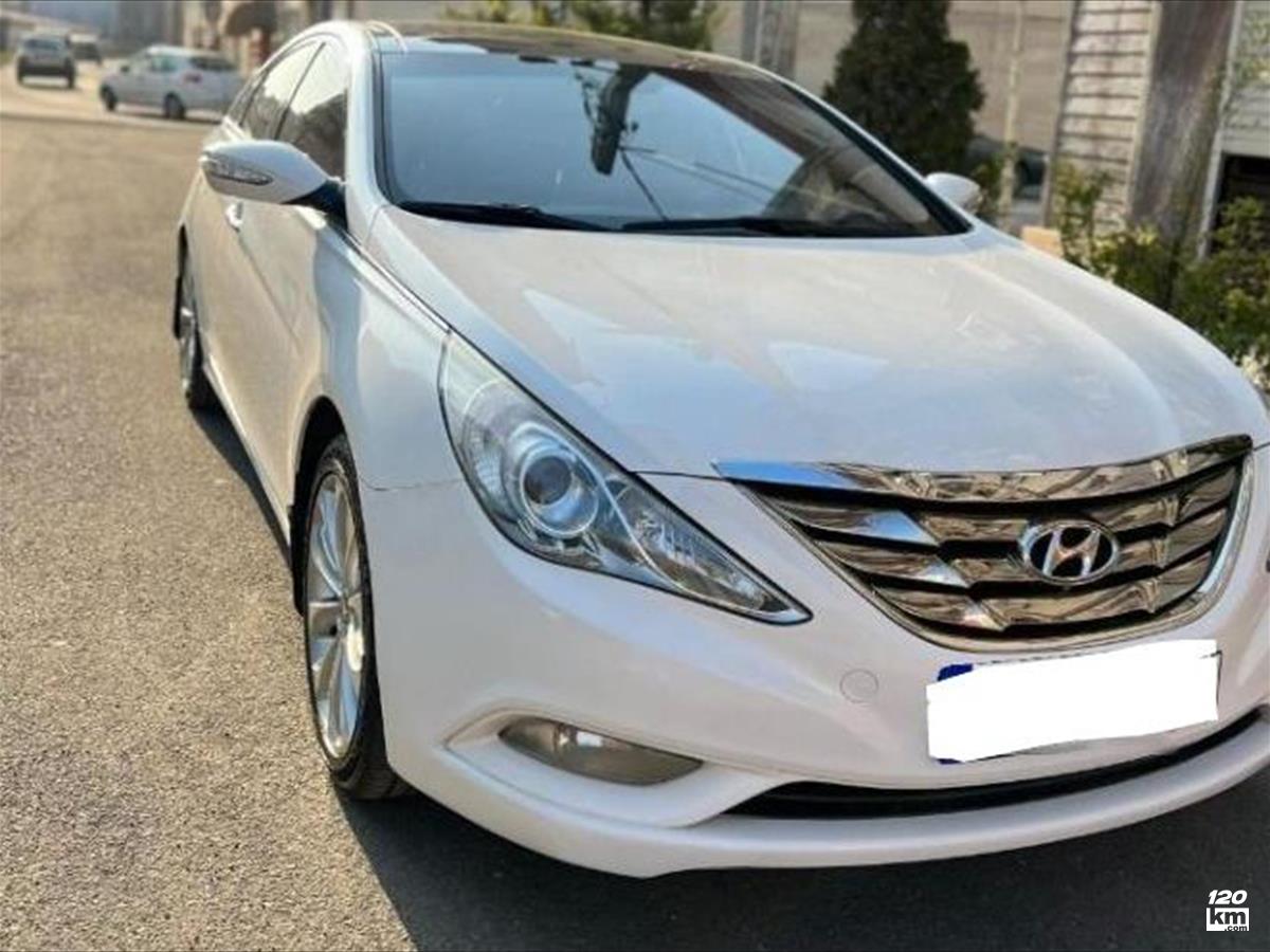 فروش هیوندای سوناتا EF ۲۰۱۲ سفید بدون رنگ بیرجند (۶ شهریور ۱۴۰۴)