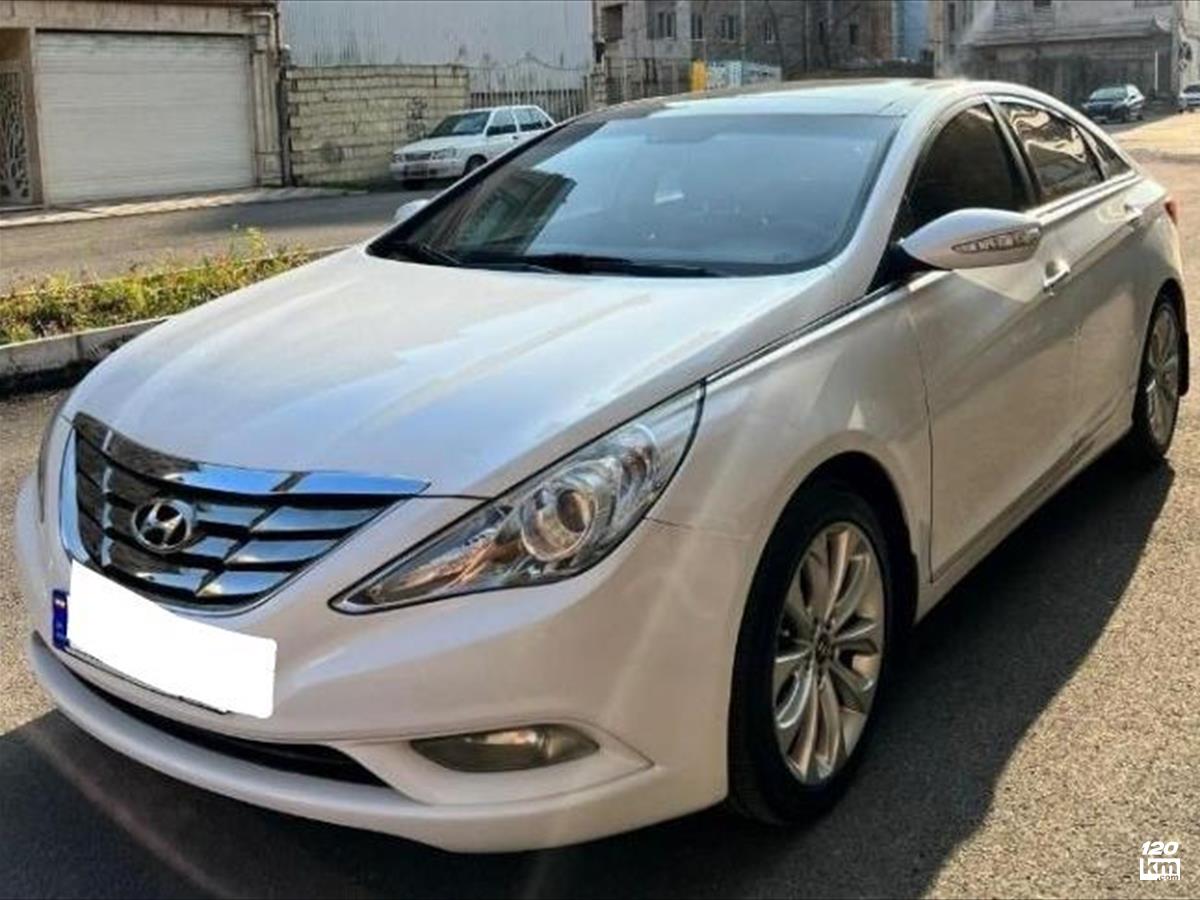 فروش هیوندای سوناتا EF ۲۰۱۲ سفید بدون رنگ بیرجند (۶ شهریور ۱۴۰۴)