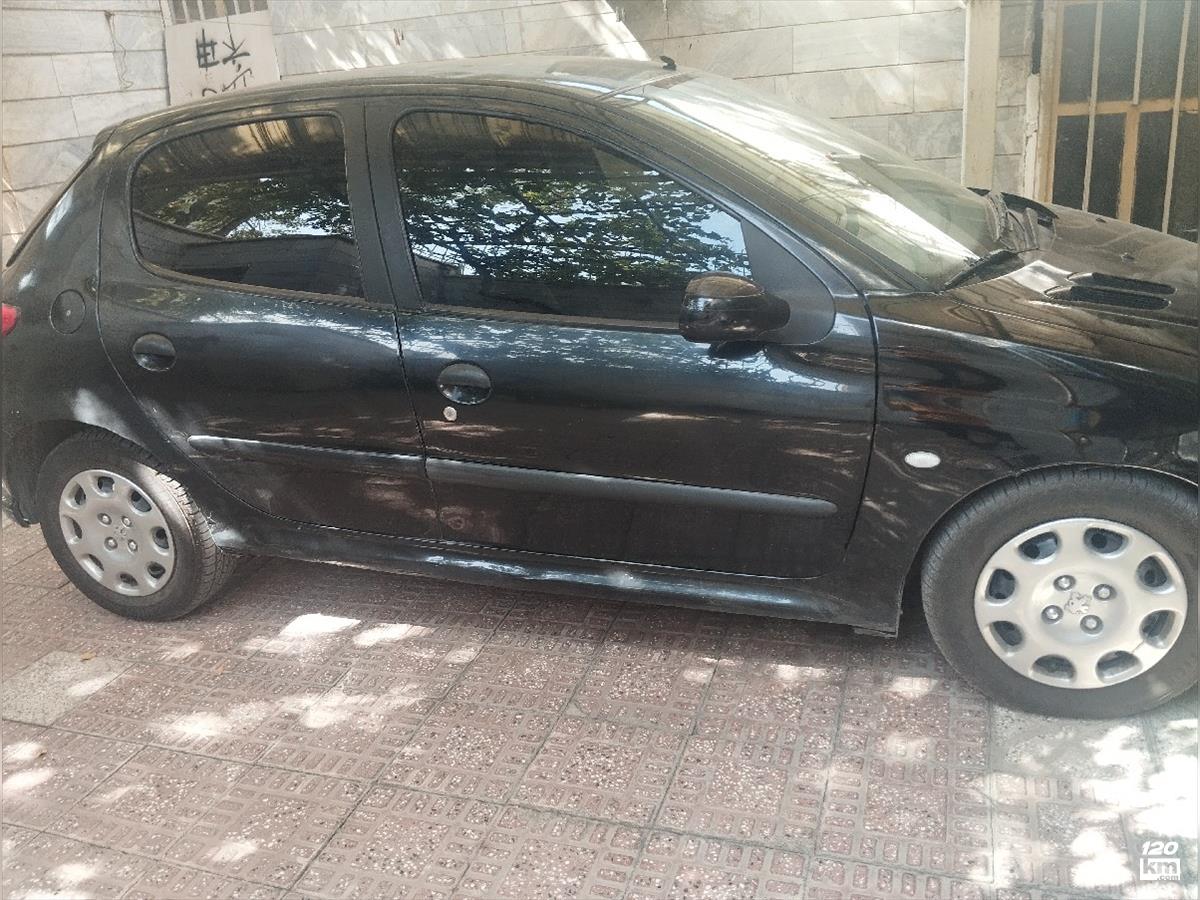 فروش پژو 206 تیپ 2 ۱۳۸۲ مشکی دور رنگ اراک (۱۳ شهریور ۱۴۰۴)
