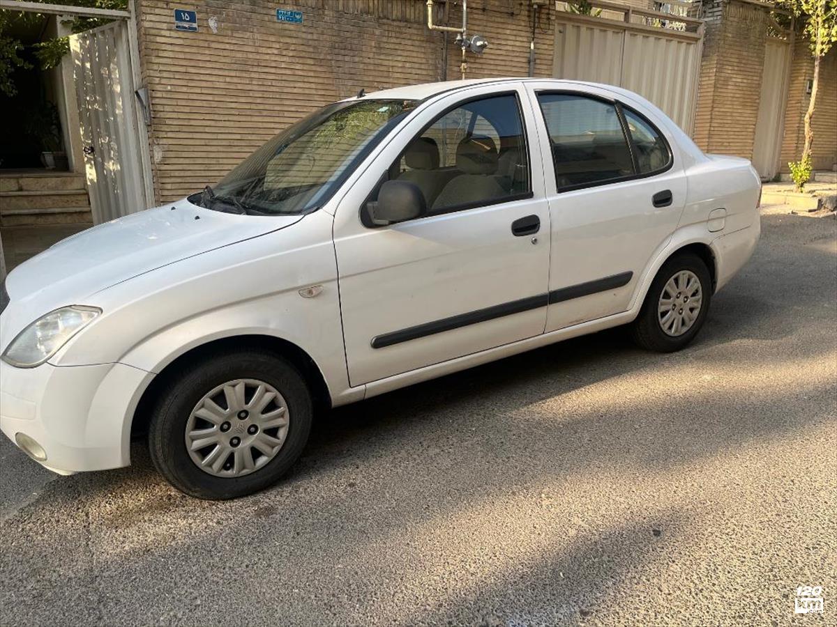 فروش تیبا صندوقدار ۱۳۹۲ سفید دو لکه رنگ تهران سوهانک (۱۸ شهریور ۱۴۰۴)