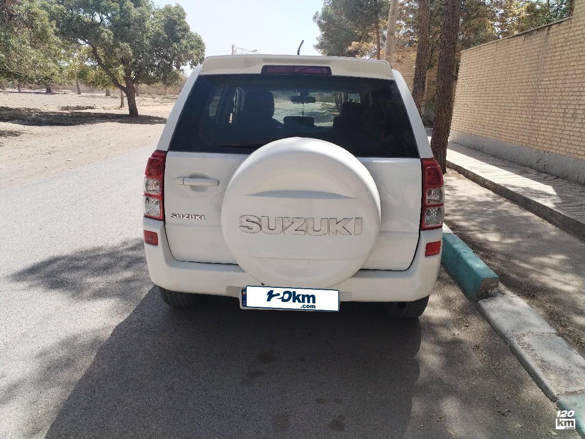 فروش سوزوکی گرند ویتارا 2.0 ۱۳۸۸ سفید چند لکه رنگ اصفهان خاقانی (۲۸ شهریور ۱۴۰۴)