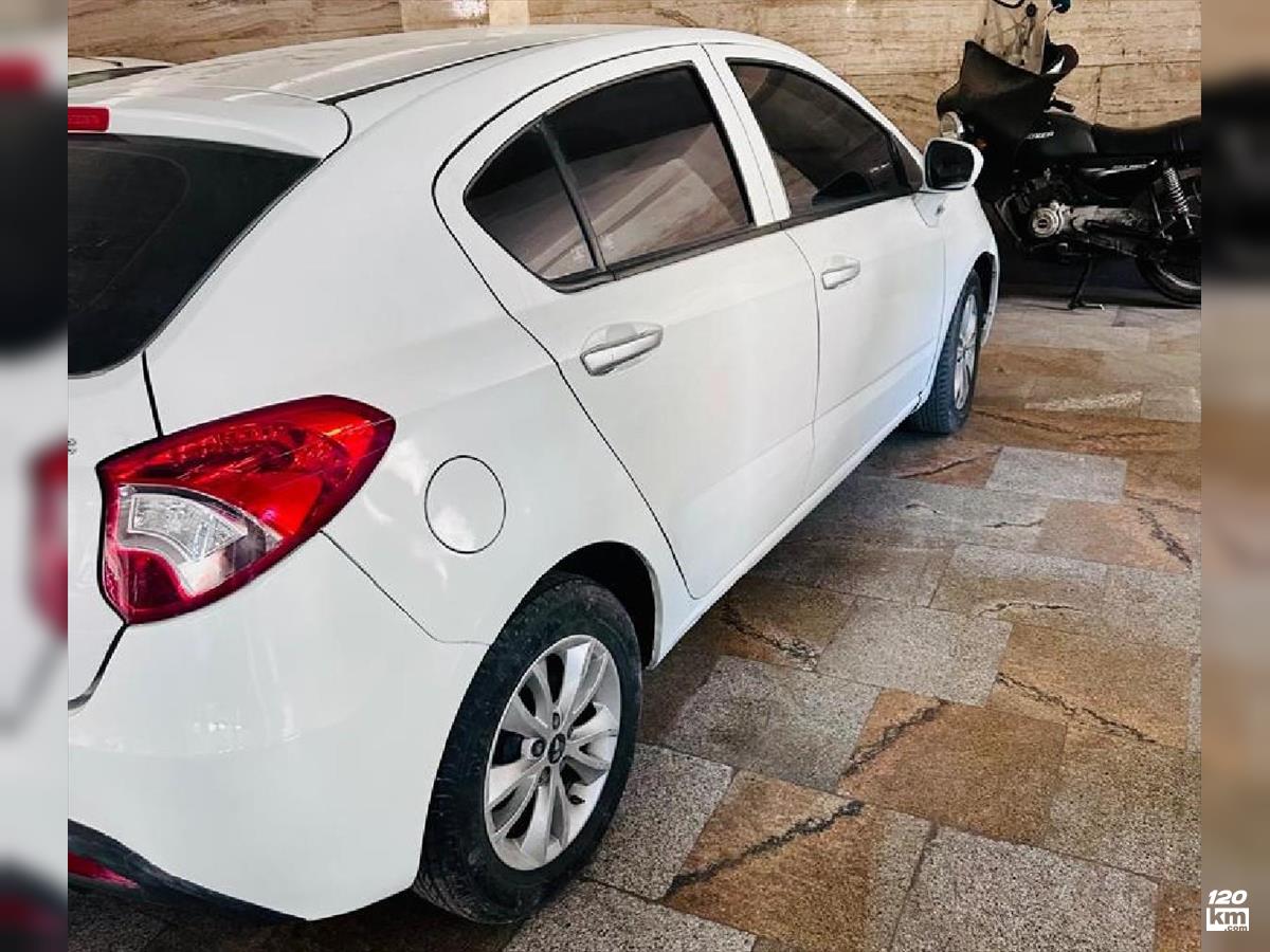 فروش برلیانس H220 ۱۳۹۷ سفید دو لکه رنگ تهران یافت آباد (۴ مهر ۱۴۰۴)