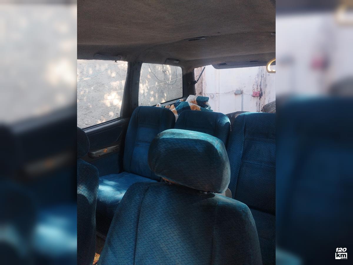 فروش کاروان ۱۳۸۰ دوگانه سوز (کم کارکرد) سرمه ای بدون رنگ کرمان (۷ آبان ۱۴۰۴)