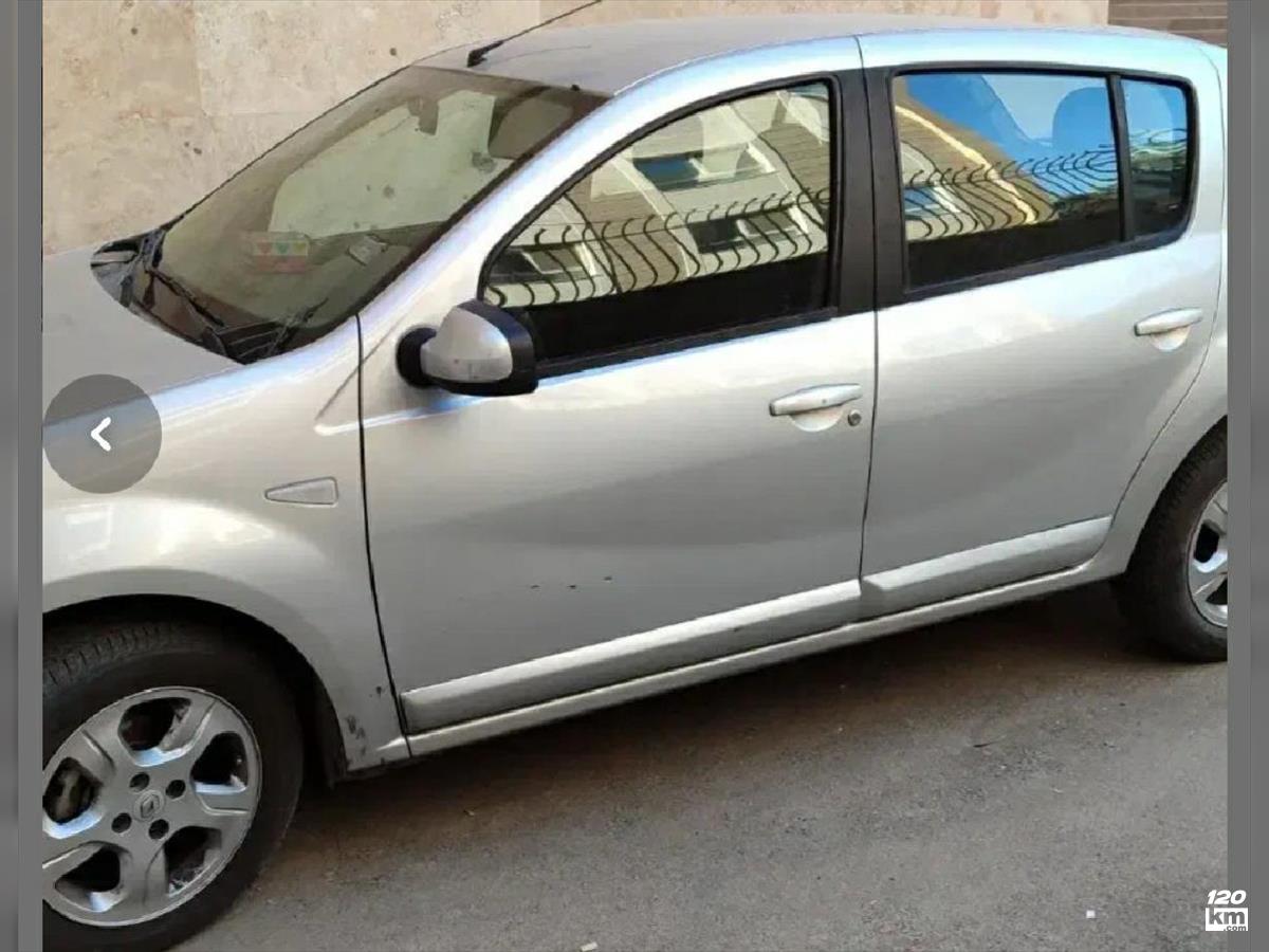 فروش رنو ساندرو ۱۳۹۵ نقره ای بدون رنگ اصفهان بزرگمهر (۹ آبان ۱۴۰۴)