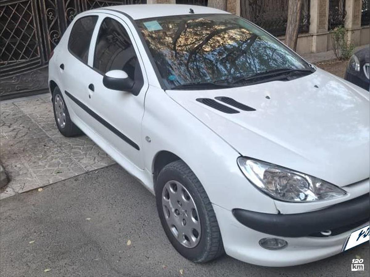فروش پژو 206 تیپ 5 ۱۳۹۶ (کم کارکرد) سفید کاپوت تعویض تهران نیاوران (۱۱ آبان ۱۴۰۴)