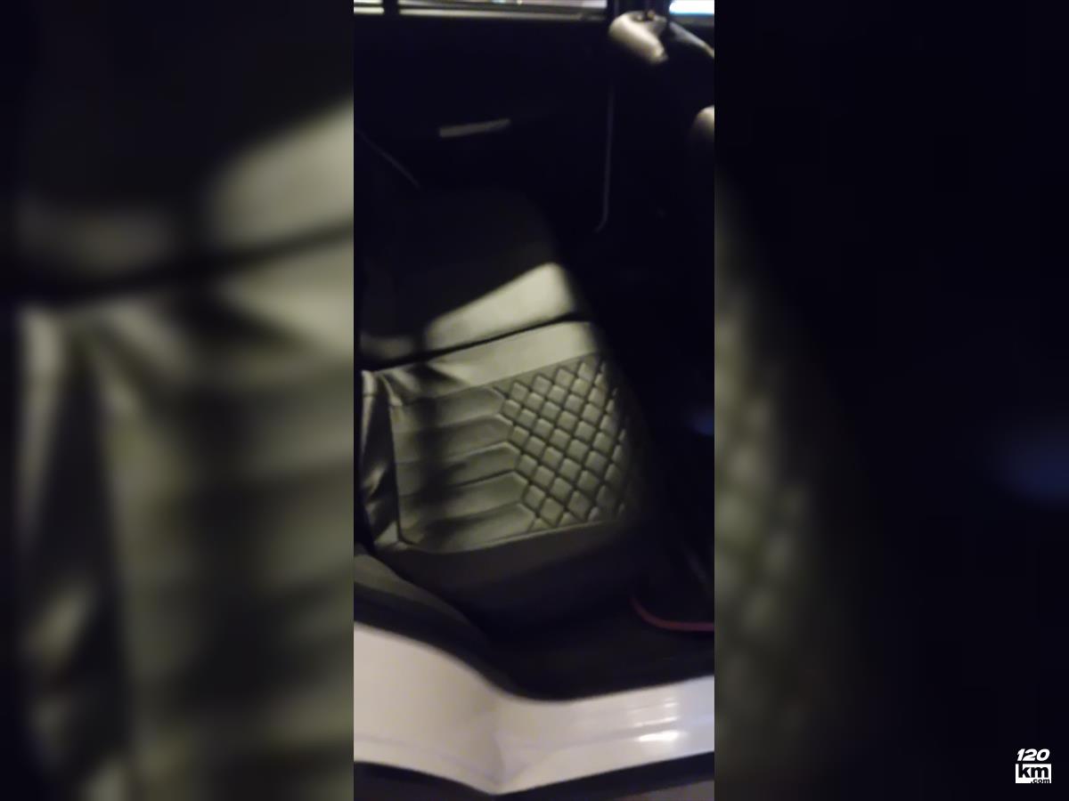 فروش کوییک ۱۴۰۰ (کم کارکرد) سفید بدون رنگ مازندران آمل (۱۱ آبان ۱۴۰۴)