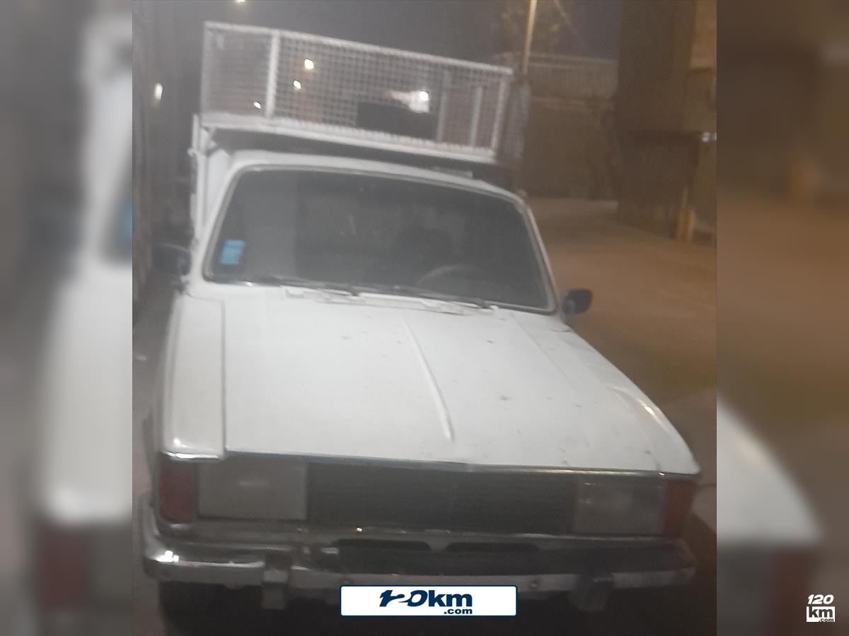 فروش پیکان وانت ۱۳۸۱ دوگانه سوز (کم کارکرد) سفید دور رنگ اصفهان خمینی شهر (۱۲ آبان ۱۴۰۴)