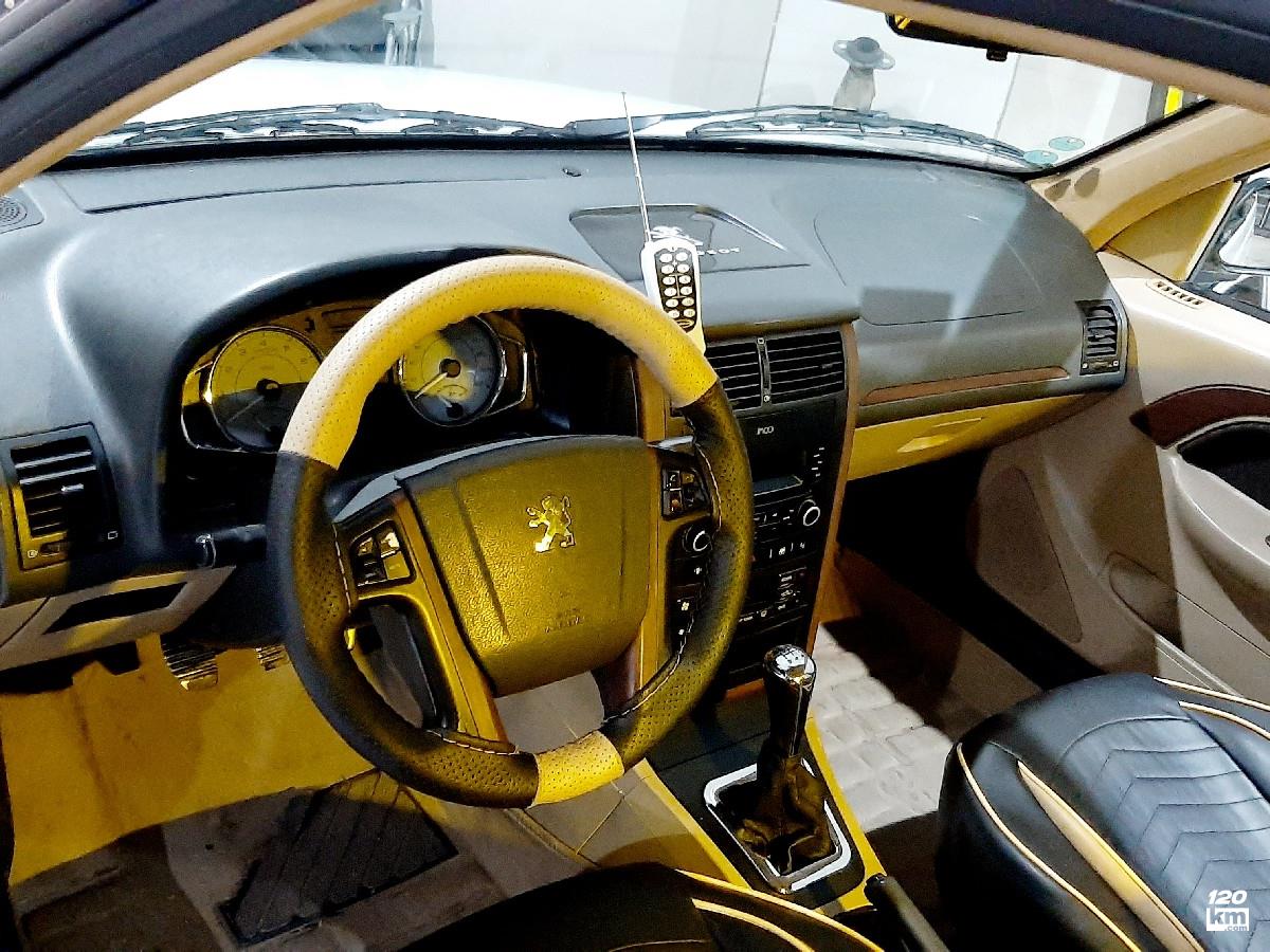 فروش پژو پارس سال ۱۳۹۹ سفید یک لکه رنگ کردستان قروه (۱۲ آبان ۱۴۰۴)