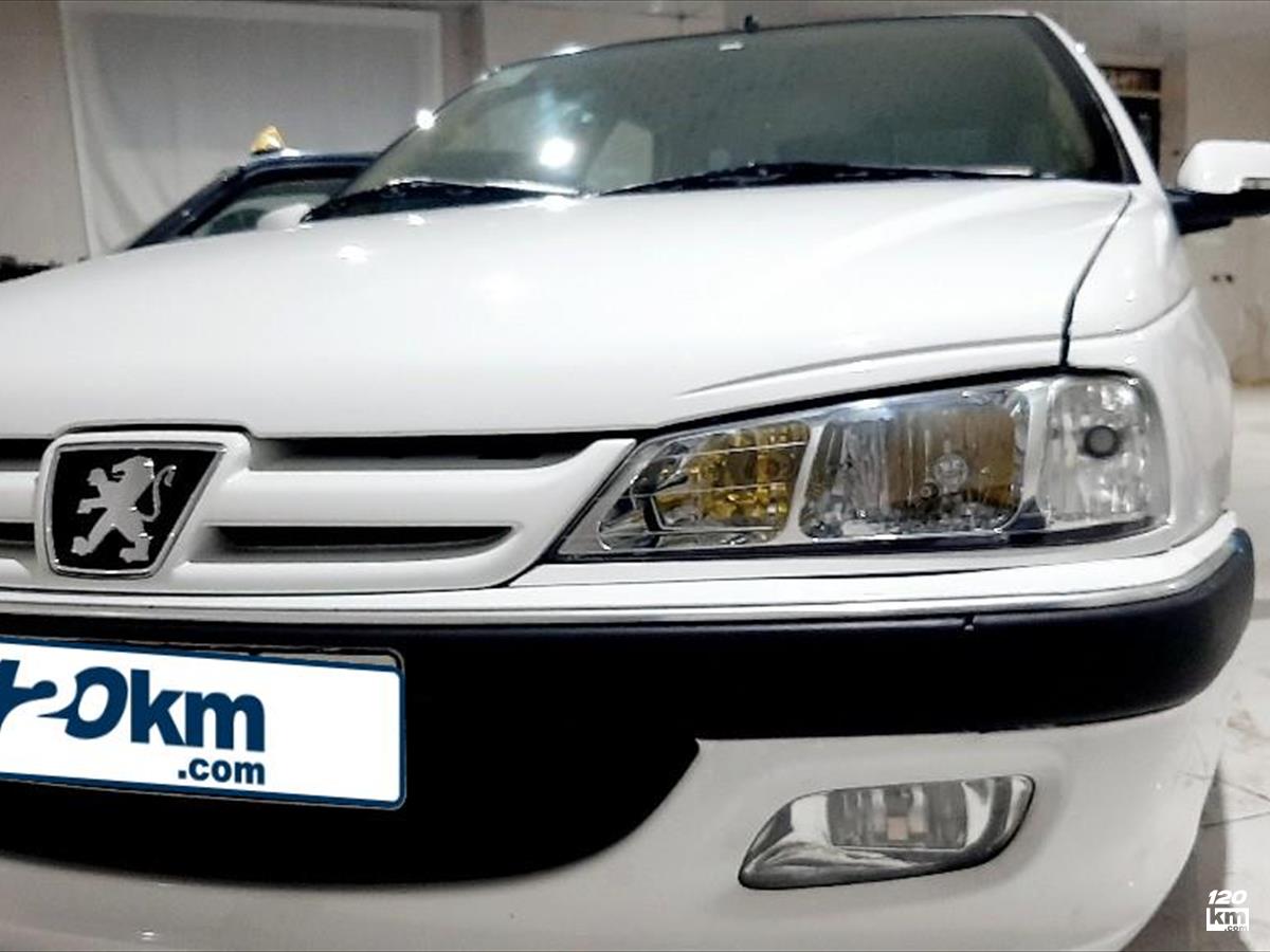 فروش پژو پارس سال ۱۳۹۹ سفید یک لکه رنگ کردستان قروه (۱۲ آبان ۱۴۰۴)