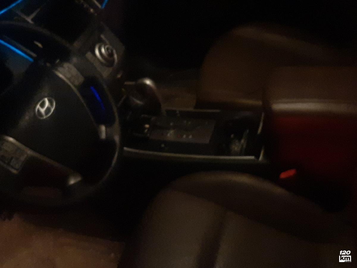 فروش هیوندای وراکروز ix55 ۲۰۱۱ سفید دو لکه رنگ اصفهان بزرگمهر (۱۳ آبان ۱۴۰۴)