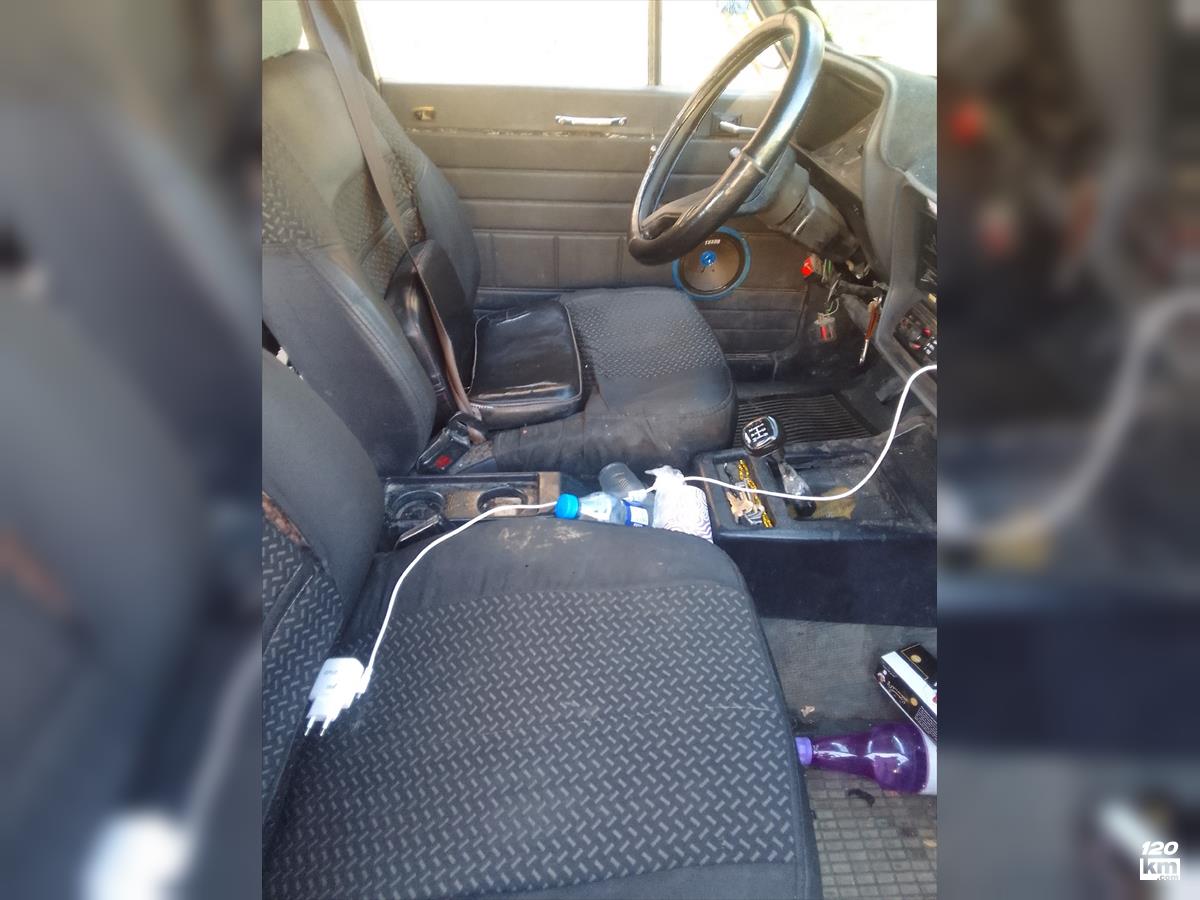 فروش پیکان صندوقدار ۱۳۷۶ سفید دور رنگ قم بلوار ۱۵ خرداد (۱۷ آبان ۱۴۰۴)