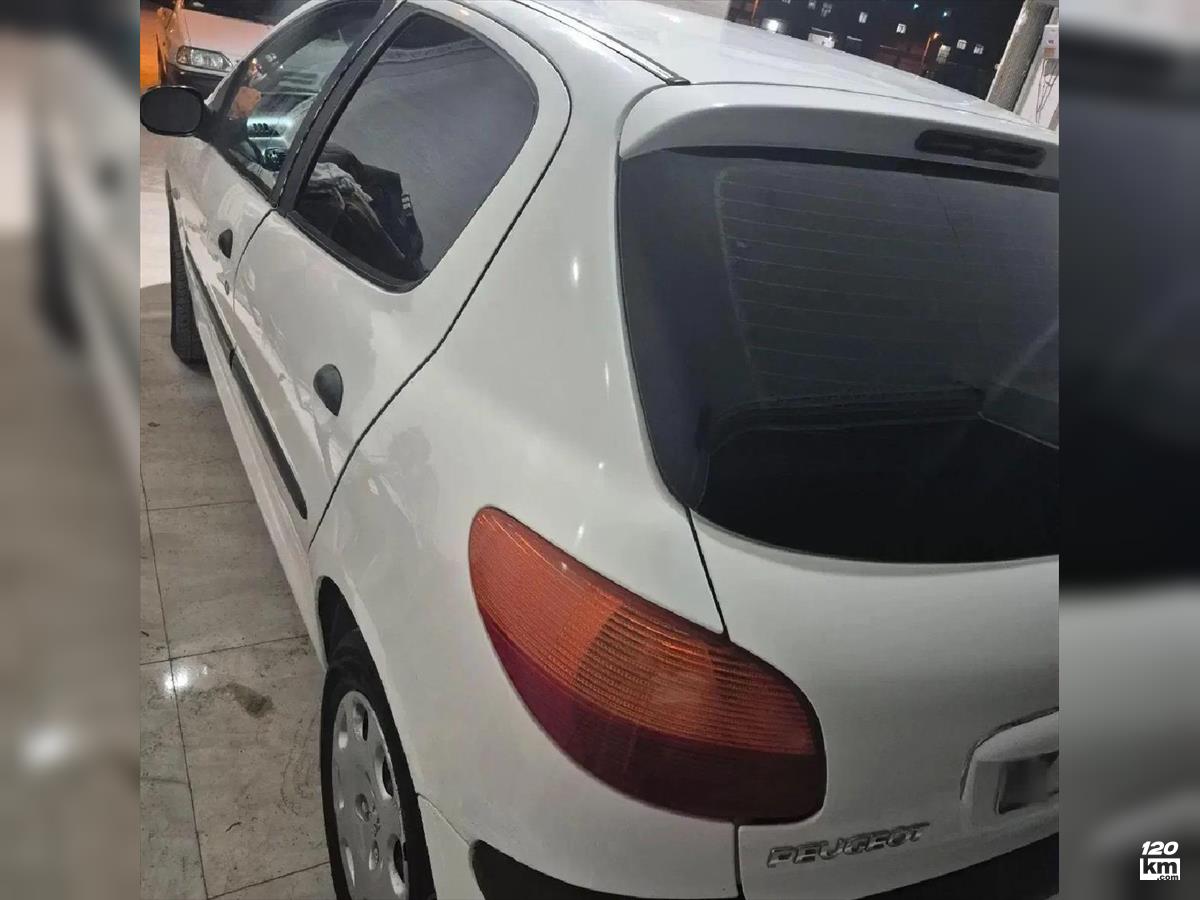 فروش پژو 206 تیپ 2 ۱۳۸۹ سفید بدون رنگ اصفهان فلاورجان (۲۱ آبان ۱۴۰۴)