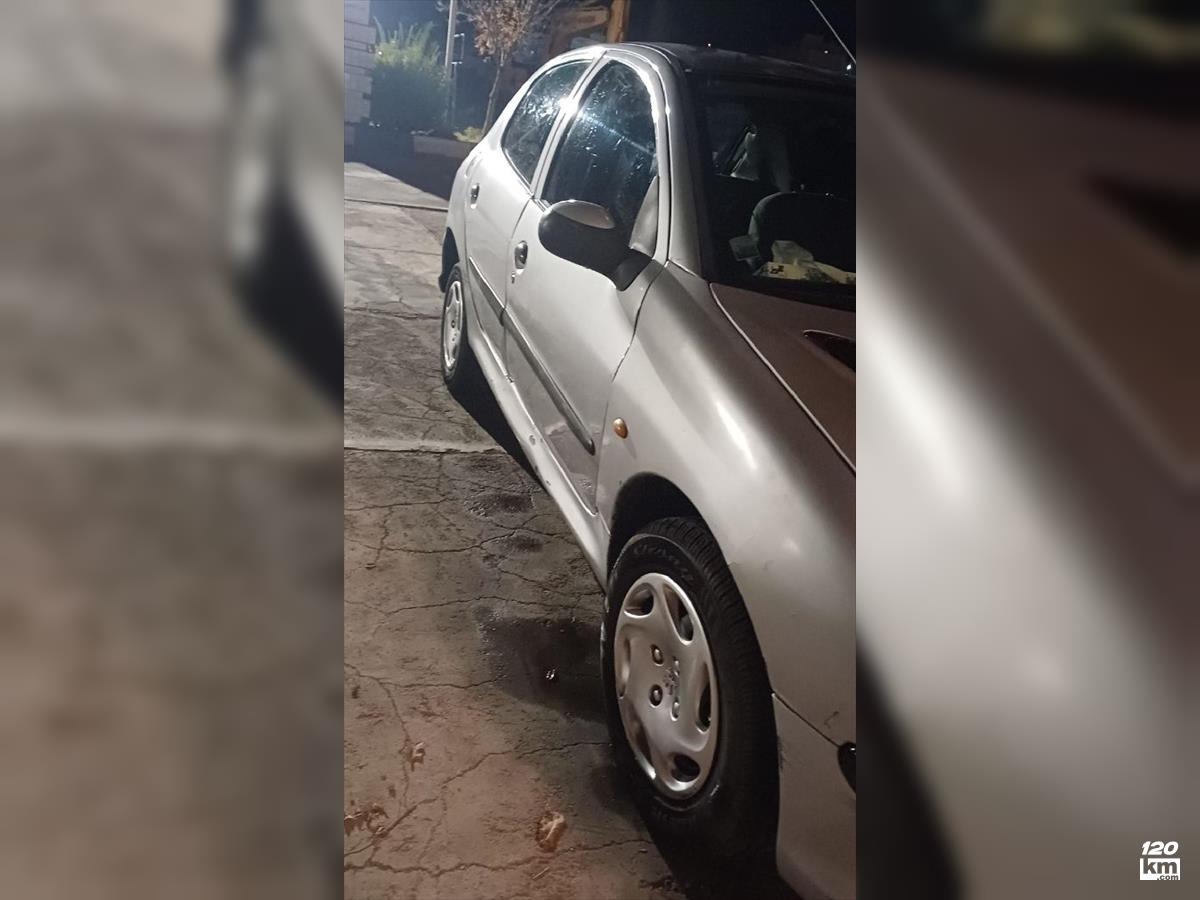 فروش پژو 206 تیپ 2 ۱۳۸۴ نوک مدادی چند لکه رنگ مشهد قاسم آباد (شهرک غرب) (۲۲ آبان ۱۴۰۴)