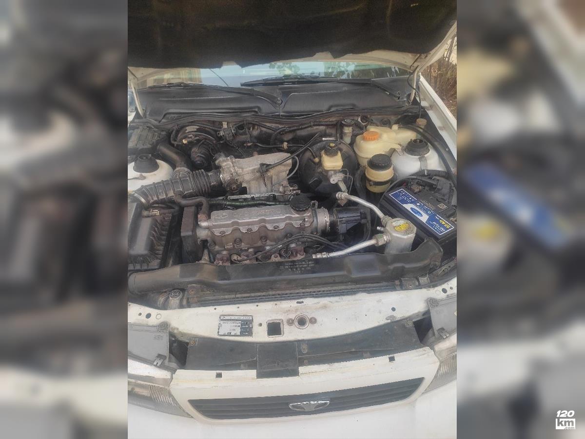 فروش دوو سیلو صندوقدار ۱۳۸۳ سفید دو لکه رنگ تهران مهرآباد (۲۳ آبان ۱۴۰۴)