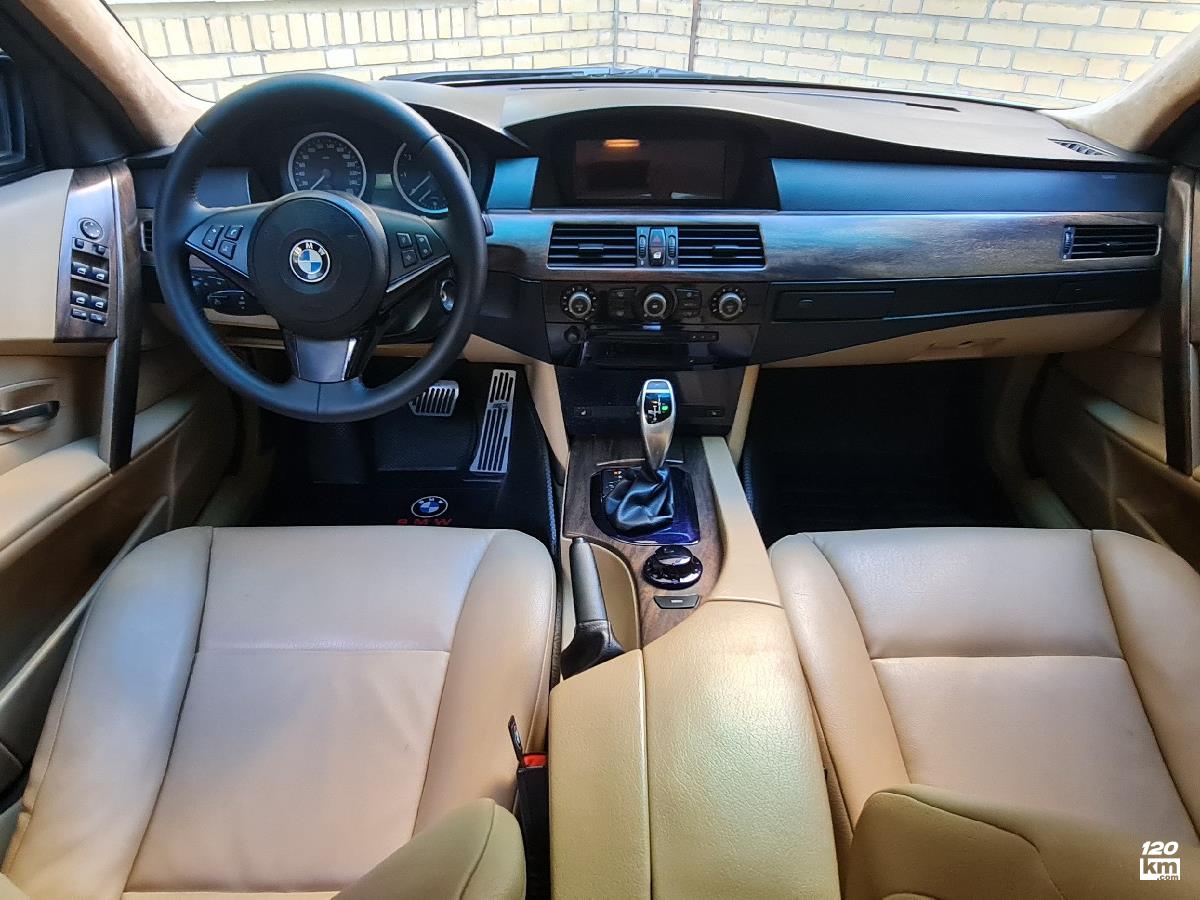 فروش بی ام و سری 5 525i ۲۰۰۸ (کم کارکرد) سفید یک لکه رنگ مشهد فرامرز عباسی (۲۴ آبان ۱۴۰۴)