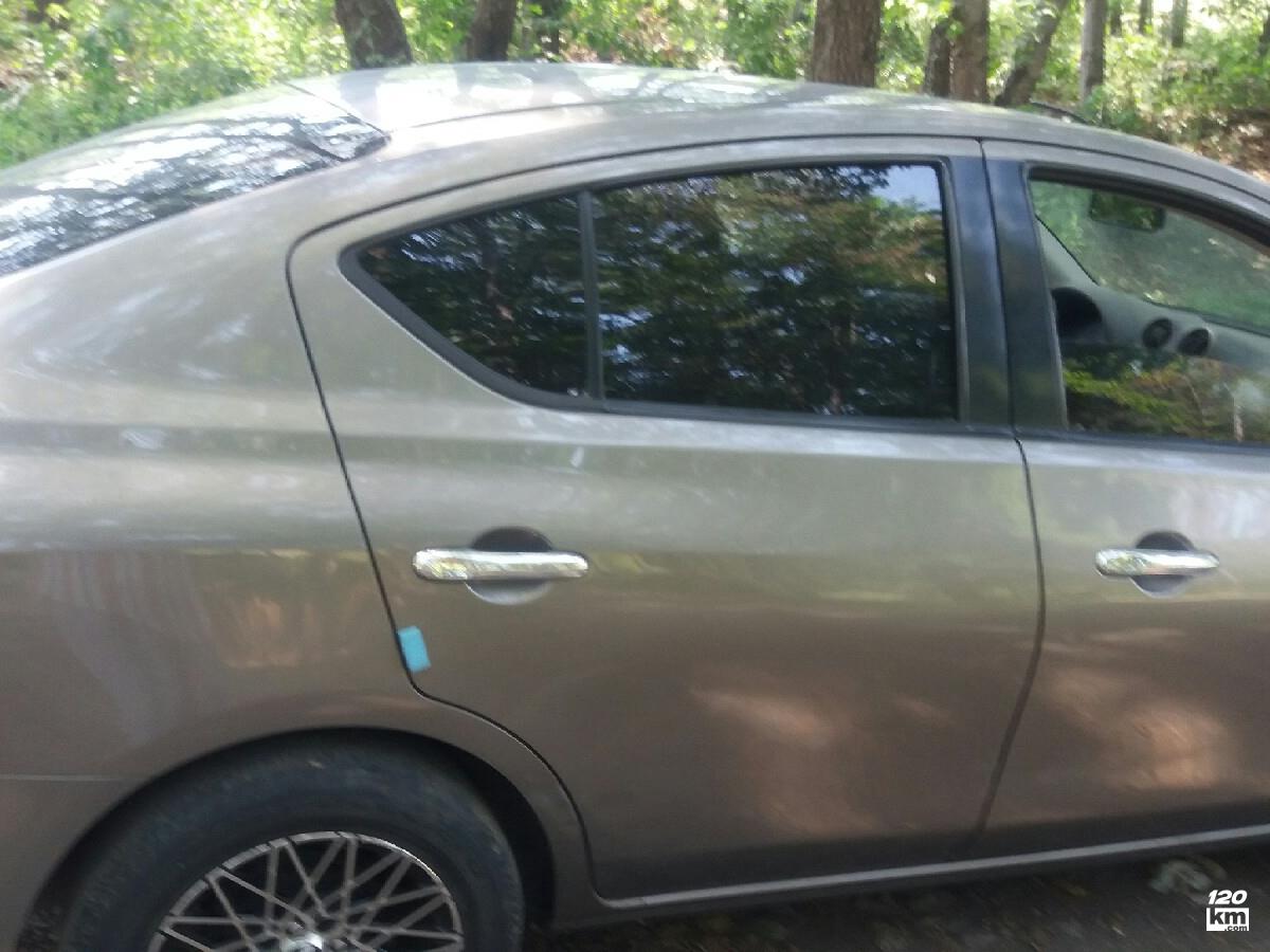 فروش نیسان سانی ۲۰۱۲ (کم کارکرد) نوک مدادی بدون رنگ گیلان لنگرود (۲۶ آبان ۱۴۰۴)