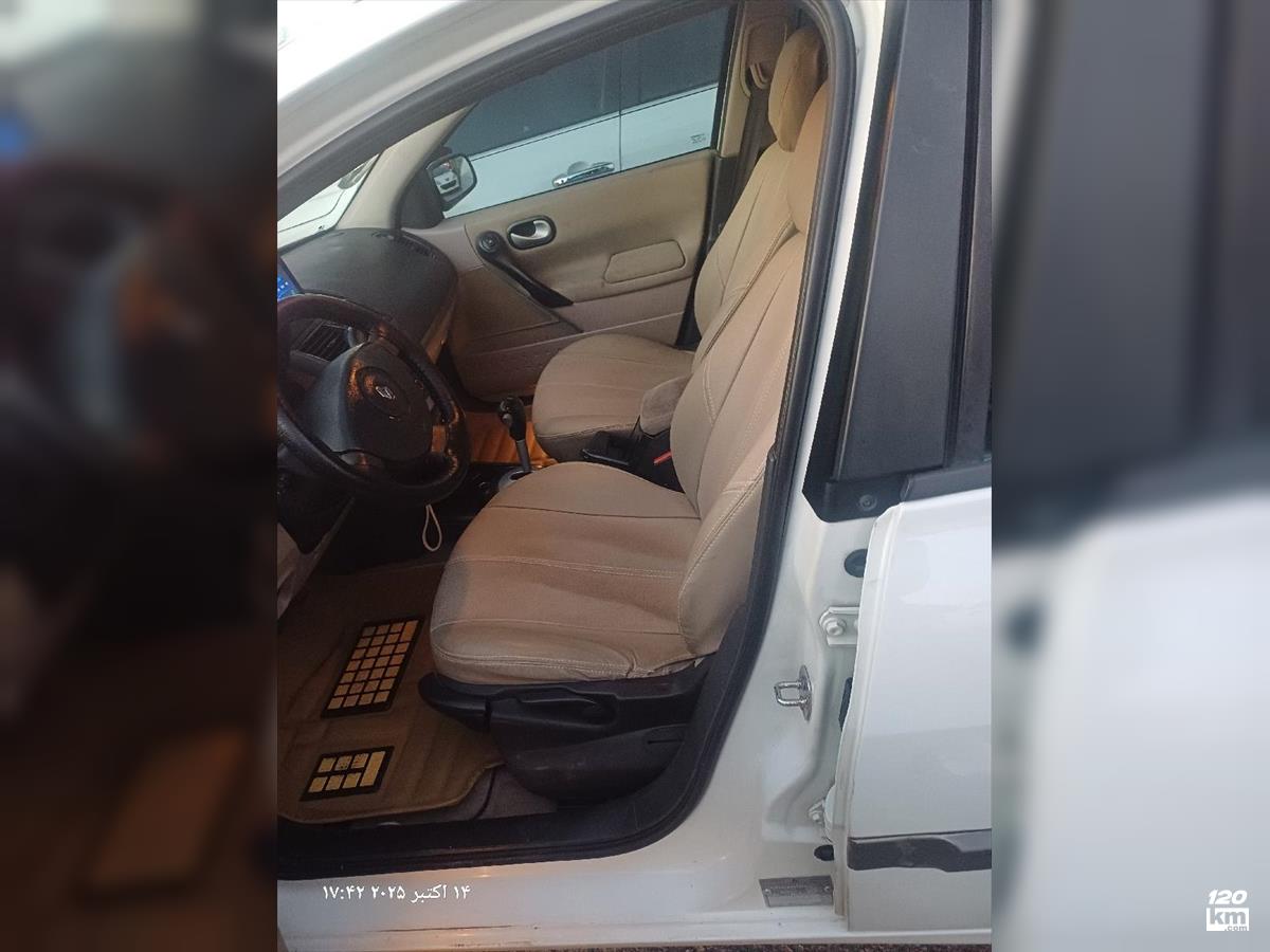 فروش رنو مگان صندوقدار 2000cc ۱۳۹۱ سفید چند لکه رنگ قزوین (۲۶ آبان ۱۴۰۴)