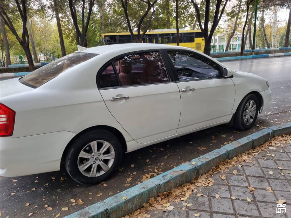 فروش لیفان 620 1.6L ۱۳۹۱ سفید دور رنگ اصفهان فولاد شهر (۲۷ آبان ۱۴۰۴)