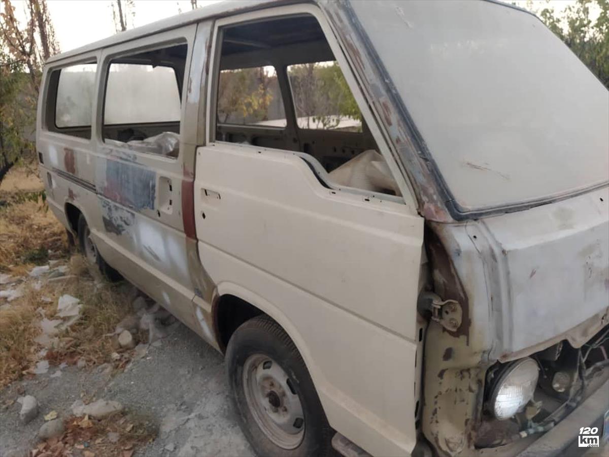 فروش تویوتا هایس ۱۹۸۳ (کم کارکرد) کرم کامل رنگ البرز هشتگرد (۲۷ آبان ۱۴۰۴)